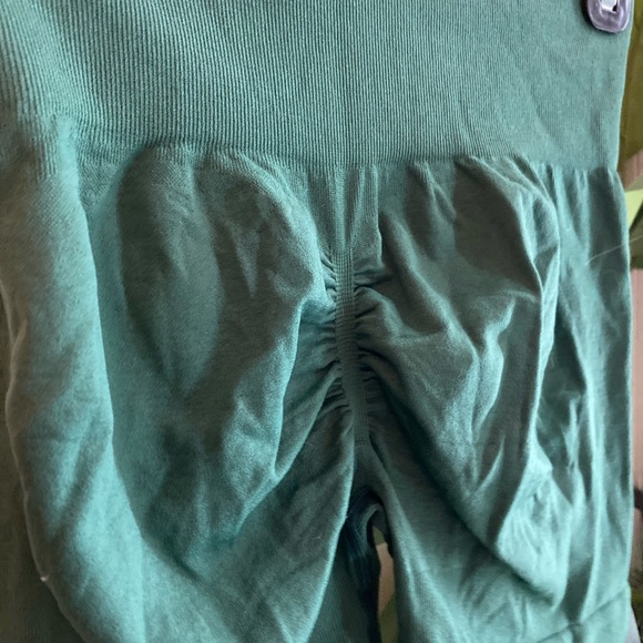 📌Bundle of 3 Gym Wear - Picture 4 of 12